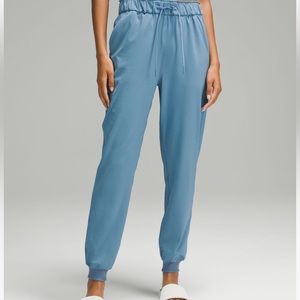 NWTO lululmon Strech High-Rise Jogger. Size 10